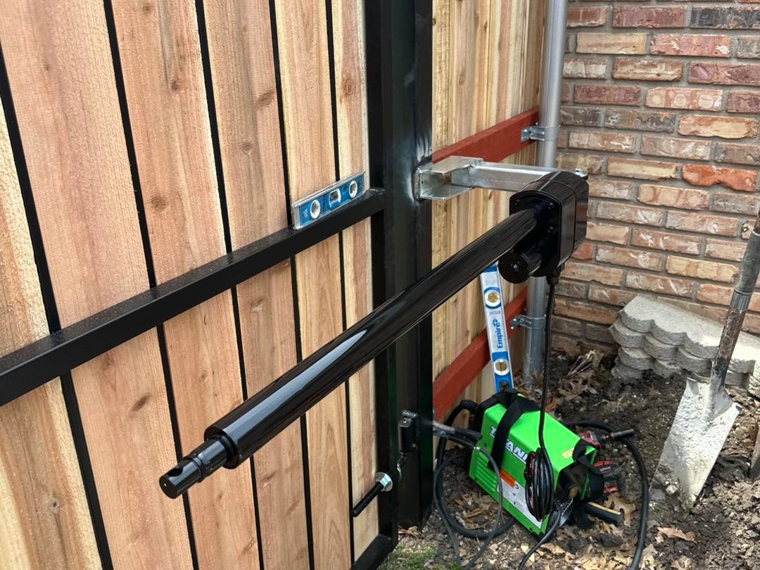 automatic gate latch