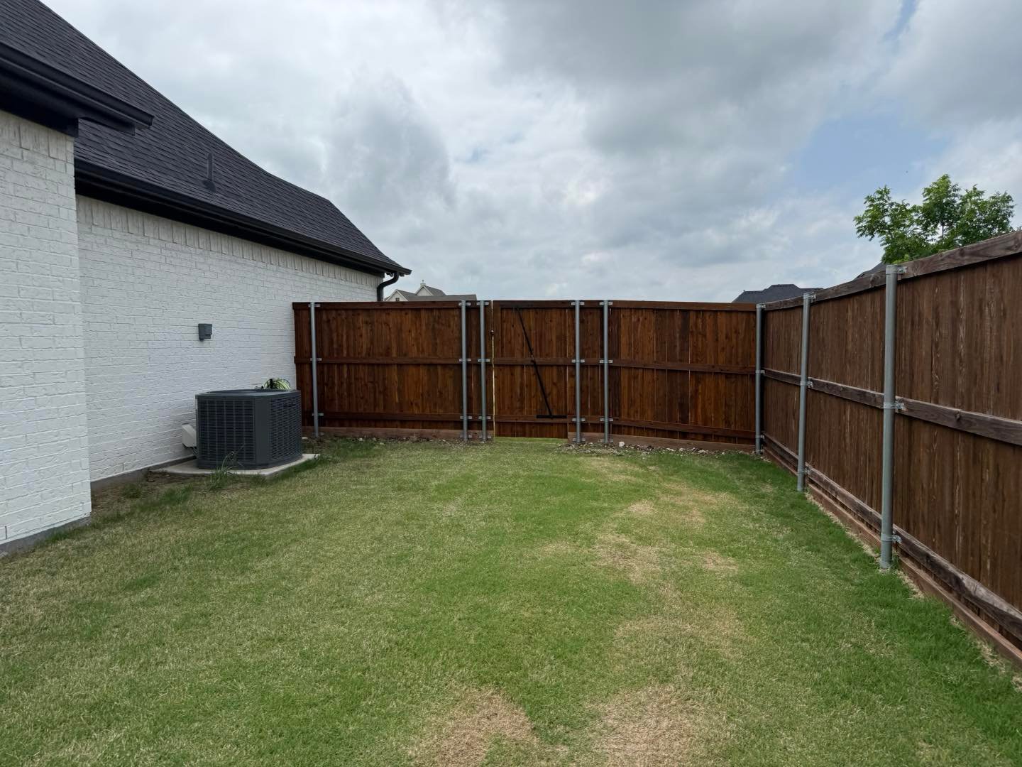 wood fence installation from a local fence contractor in Plano, Texas
