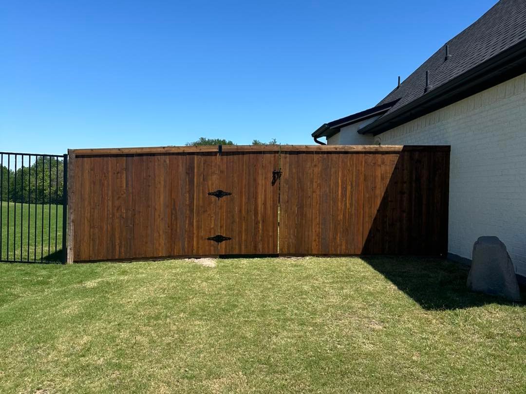 wood fence installation from a local fence contractor in Denton, Texas
